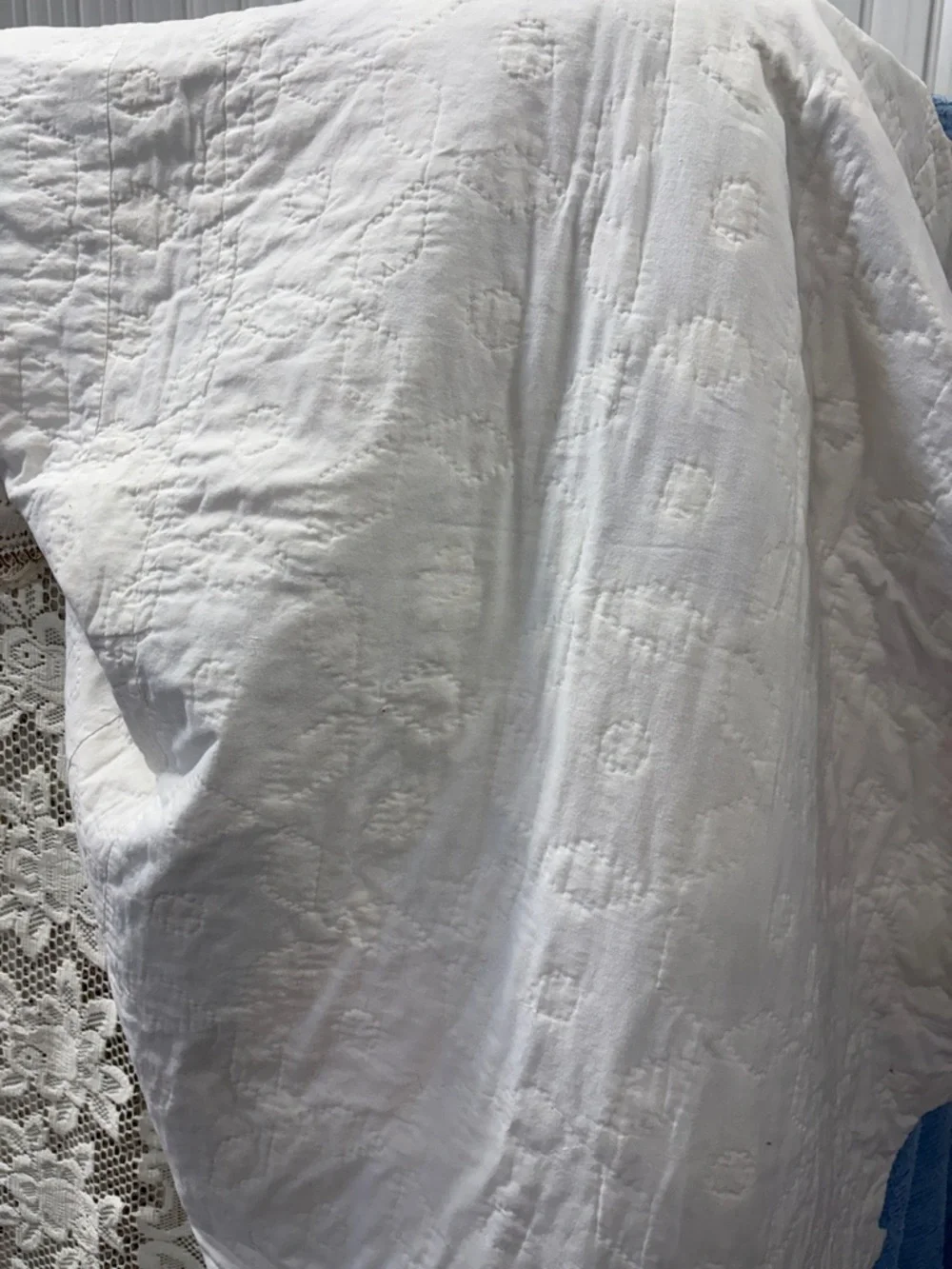 Patchwork Star Quilted Bedspread in Pastel Floral and White